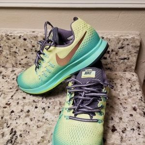 NIKE ZOOM PEGASUS 33- H2O Repel
